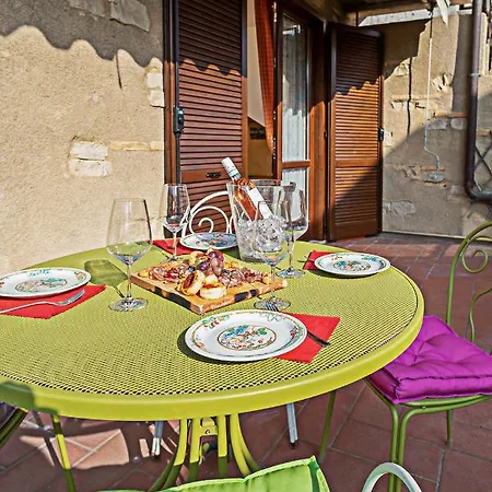 Apartment Iris - Regarda Travel *