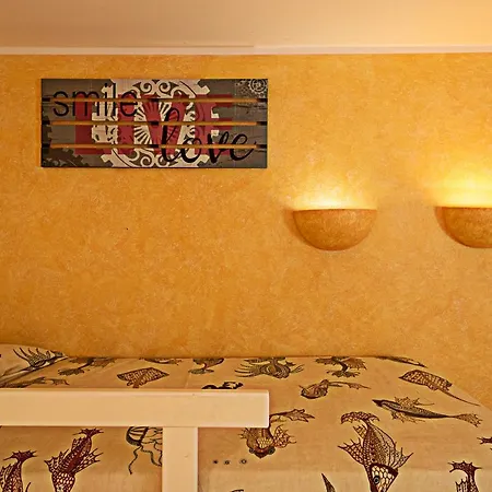 Apartment Iris - Regarda Travel