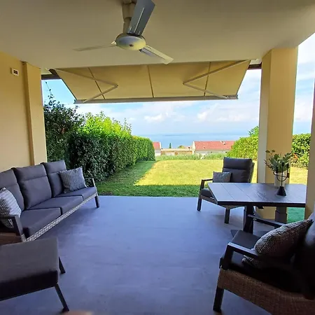 Doris Villa *