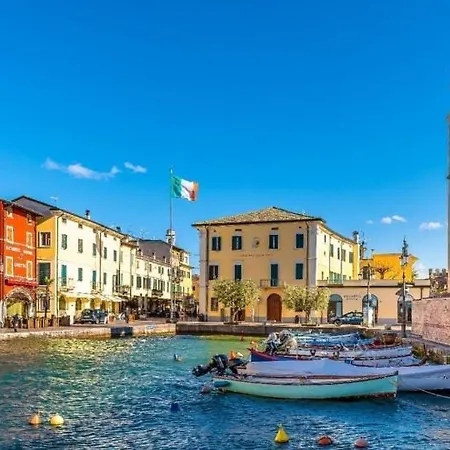 4 Min To - Duplex With Private Parking Appartamento *