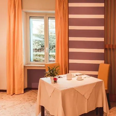 Hotel Benacus