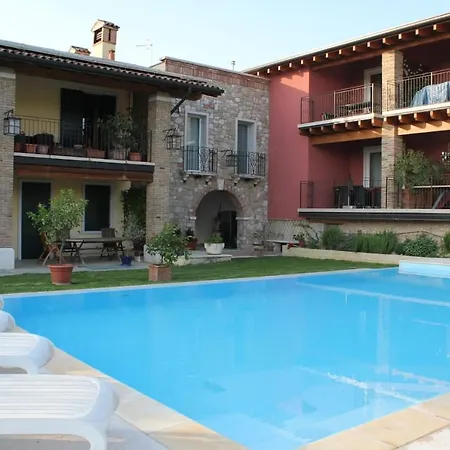 Tasso Canossa - Con Piscina *