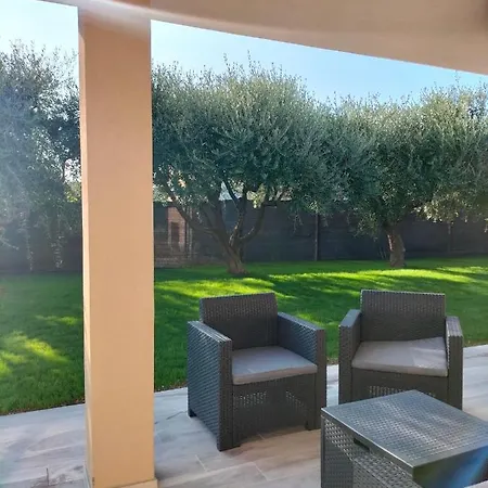 Verde, Romantica Villetta Apartment *