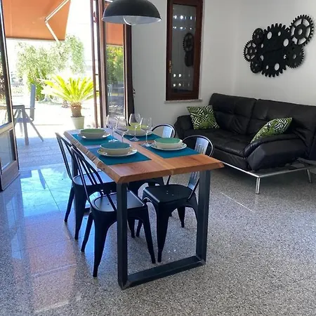 House Dory Con Parcheggio Privato Interno Gratis E Internet Lazise