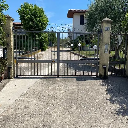 Apartment House Dory Con Parcheggio Privato Interno Gratis E Internet *