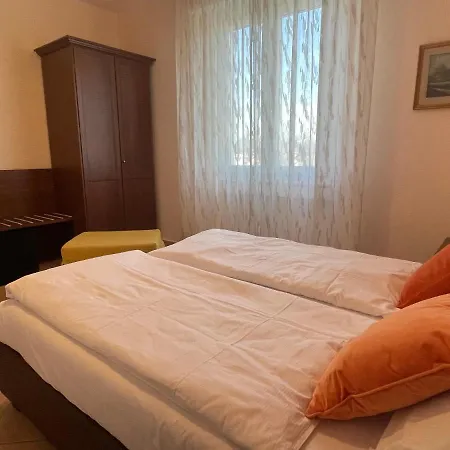 Bed & Breakfast Betty's House 3*