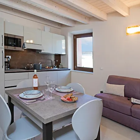 Residenza G&j - Regarda Travel Apartamento