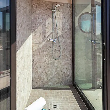 Residenza G&j - Regarda Travel Apartamento