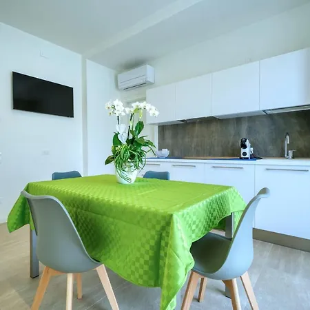 Da Mirella Apartment