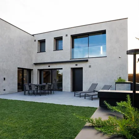 Villa Greghe-lusso Con Piscina Lazise