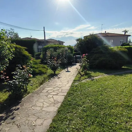 Apartment Casa Viale Delle Rose *