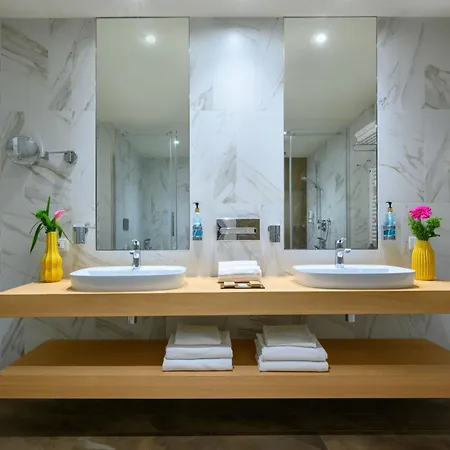 Leonardo Di Garda - Wellness And Hotel