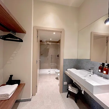 The - Luxury In * Lazise