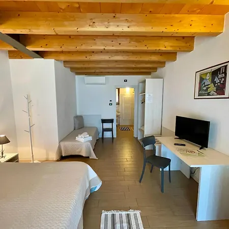Al Vajo Dependance - Apartments-zimmer Lazise