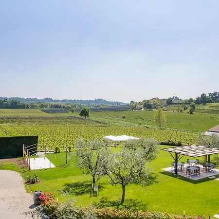 Le Ginestre Apartment *