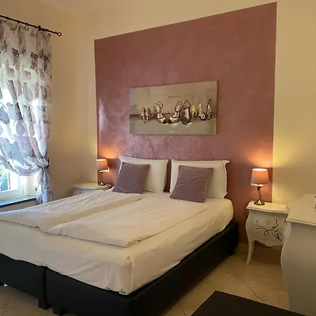 Betty's House Bed & Breakfast