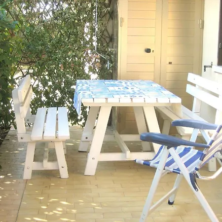 Enticing In With Swimming Pool Casa vacanze