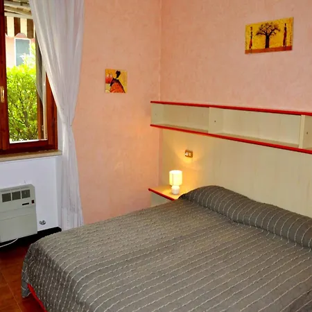 Casa vacanze Enticing In With Swimming Pool