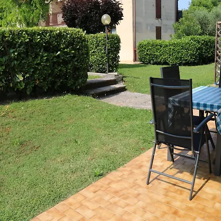 Casa vacanze Enticing In With Swimming Pool