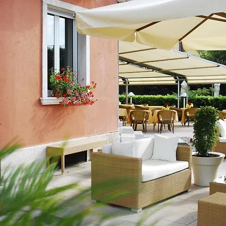 Benacus Hotel 3*