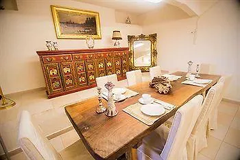 Bed & Breakfast Betty's House