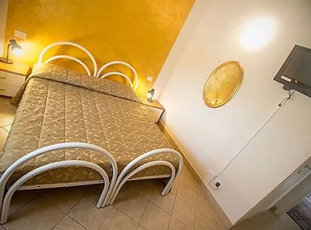 Betty's House Bed & Breakfast 3*