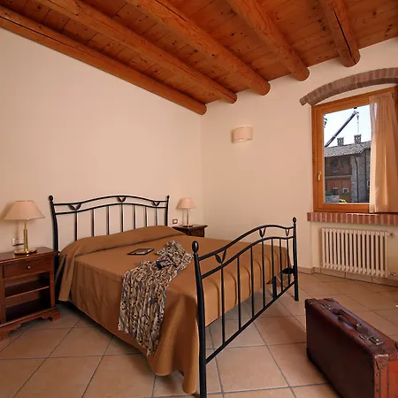 Borgo Mondragon Aparthotel