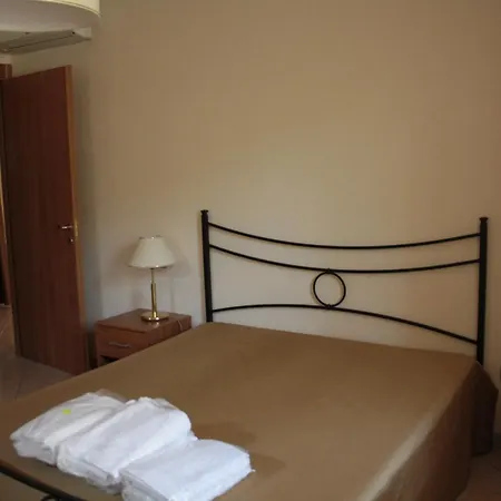 Borgo Mondragon Aparthotel 4*