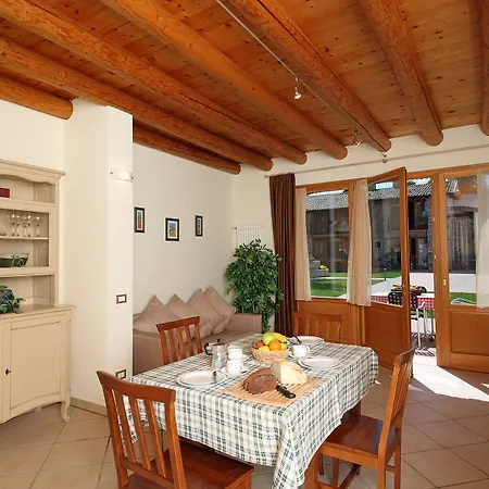 Borgo Mondragon 4*