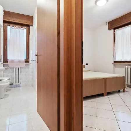 Panoramic With Swimming Pool And Garden Lazise