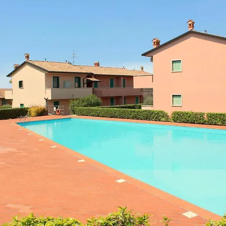 Beautiful With Garden And Fireplace *