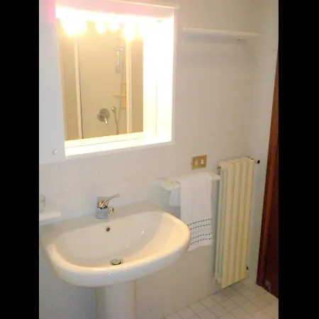 Beautiful With Garden And Fireplace * Lazise