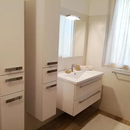 Bed & Breakfast Peler 3*