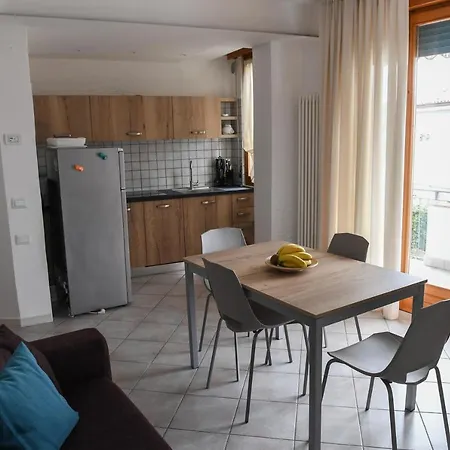 Apartment Blue - A Due Passi Dal Lago, Parcheggio Privato *