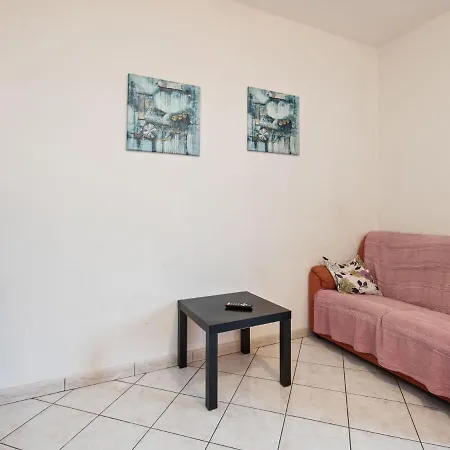 Panoramic With Swimming Pool And Garden Holiday home *