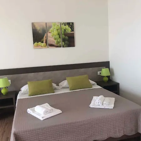 Agricamping Al Grappolo Divino Holiday home Lazise