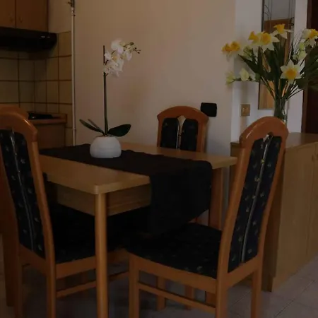 In Lazise/gardasee 21938 Apartment