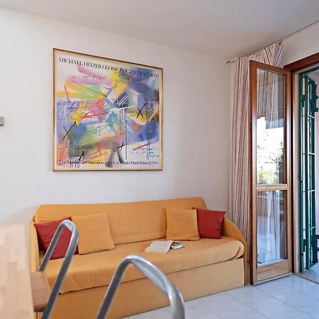 Apartment Ortensia - Regarda Travel