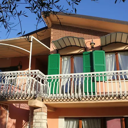 Olivi Lazise