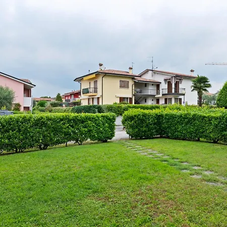 Panoramic With Swimming Pool And Garden