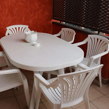 With Nicely Decorated Interior Near Garda * Lazise