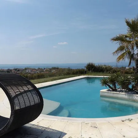Morene Villa *