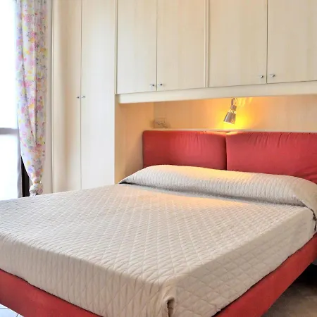 Beautiful With Garden And Fireplace Holiday home Lazise