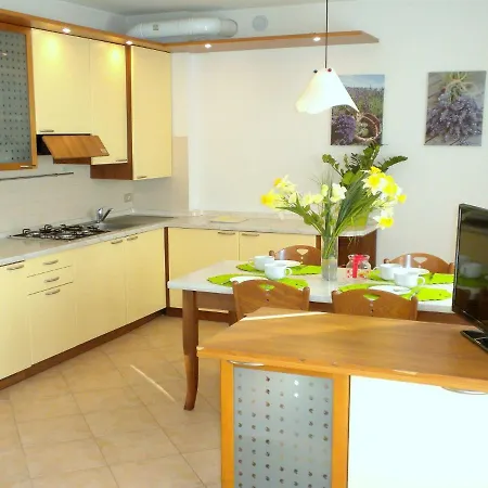 Beautiful With Garden And Fireplace Holiday home Lazise