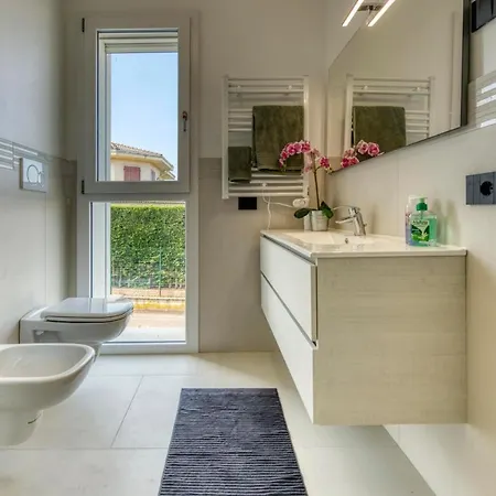 Apartmentsgarda - Le Terrazze Del Garda Apartment *