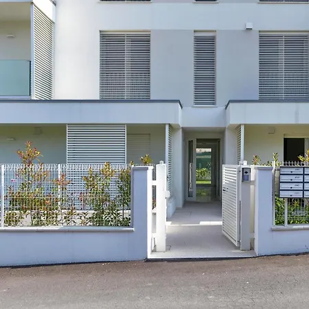 Apartmentsgarda - Le Terrazze Del Garda Apartment *