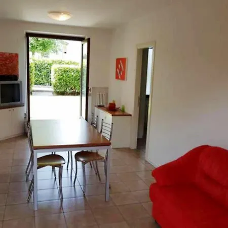 Con Piscina A Apartment