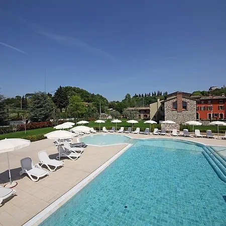 Borgo Mondragon