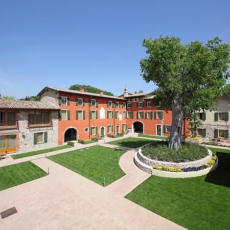 Borgo Mondragon Aparthotel