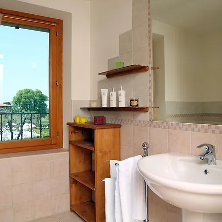 Borgo Mondragon 4*